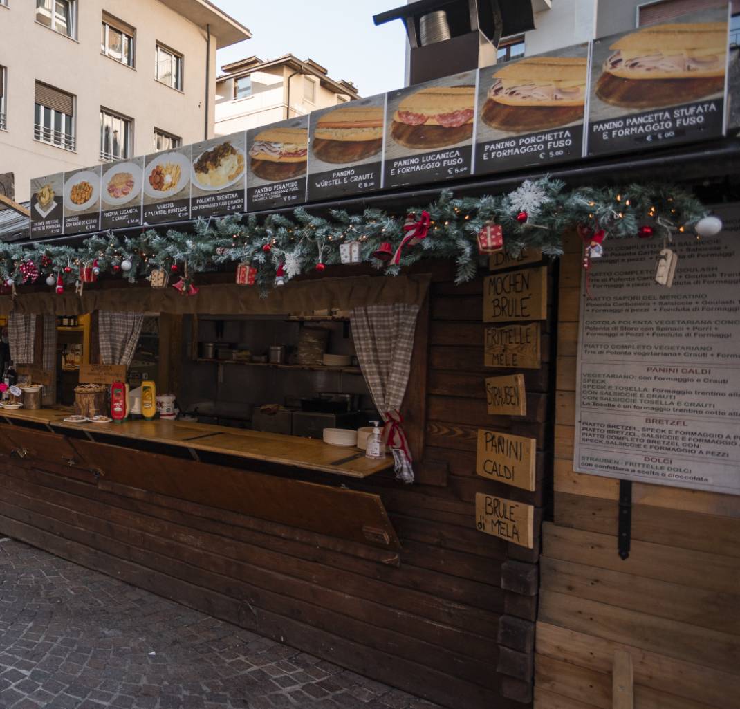 natale-a-trento-casette-47-chiosco-alle-piramidi-di-segonzano